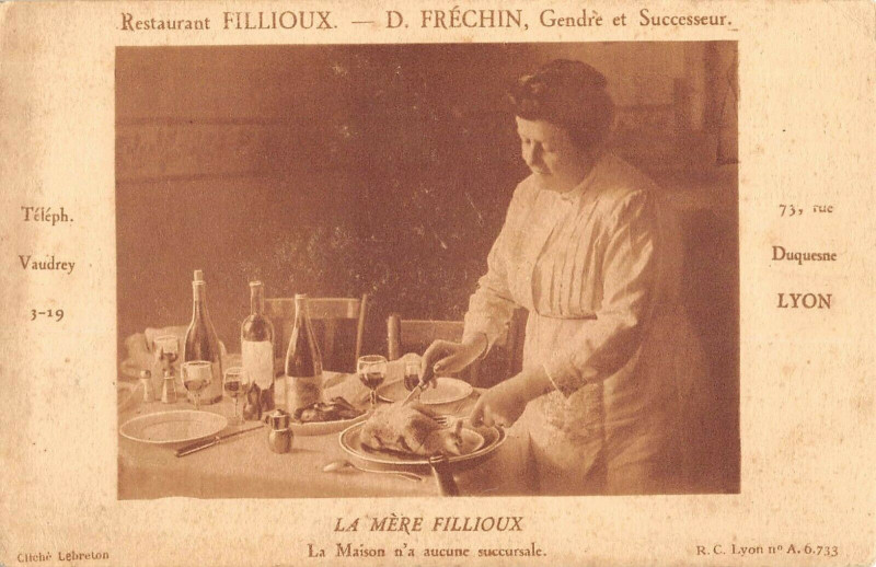 Carte postale ancienne Lyon Rue Duquesne Restaurant De La Mere Fillioux à Lyon