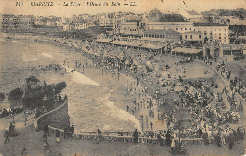 Carte postale ancienne Biarritz La Plage A L'Heure Du Bain à Biarritz