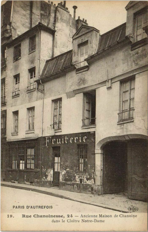 Carte postale ancienne Paris 4e 24, Rue Chanoinesse maison de chanoine à Paris 4e