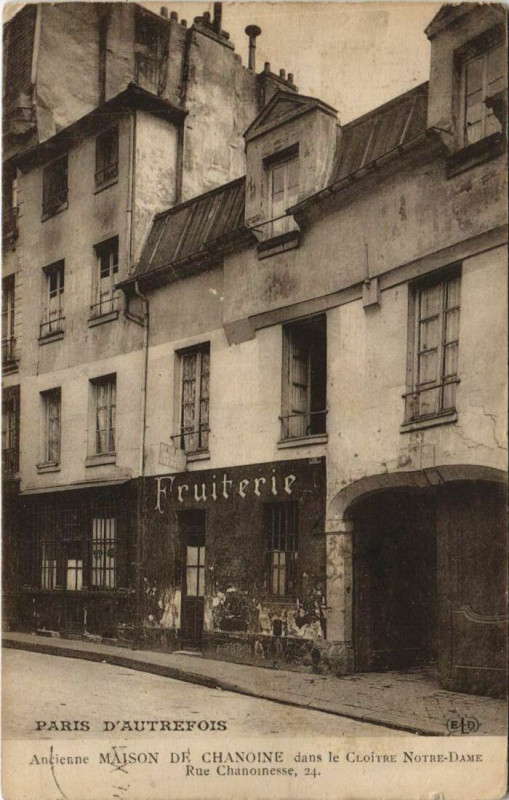 Carte postale ancienne Paris 4e 24, Rue Chanoinesse maison de chanoine à Paris 4e