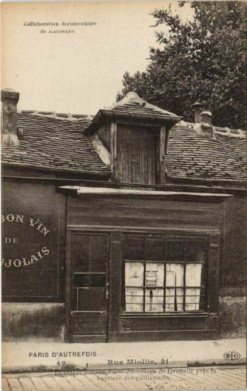 Carte postale ancienne Rue Miollis - Dernière maison basse du village de Grenelle près la barrière des Paillassons à Paris 15e
