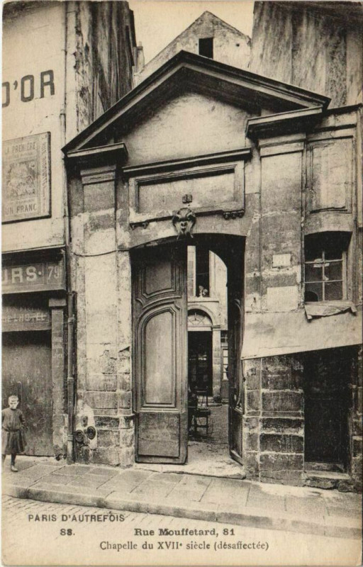 Carte postale ancienne Rue Mouffetard - Chapelle du XVIIe siècle à Paris 5e