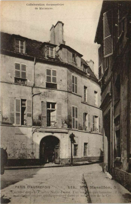 Carte postale ancienne 2 Rue Massillon - Maison de chanoine à Paris 4e