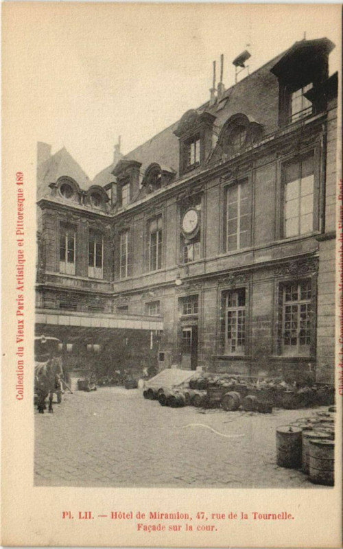 Carte postale ancienne Paris 3e 47, rue de la Tournelle hotel de miramion à Paris 3e