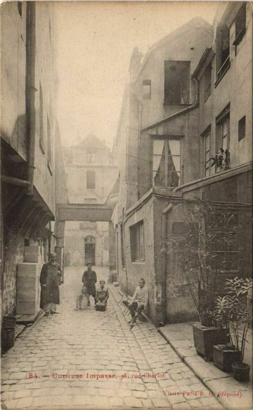Carte postale ancienne Paris 3e 38, rue Charlot Impasse à Paris 3e