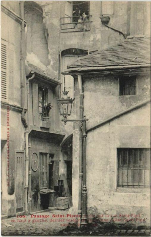 Carte postale ancienne Paris 11e Passage Saint-Pierre à Paris 11e