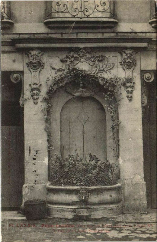 Carte postale ancienne Paris 4e 3, rue des Lions-Saint-Paul Fontaine à Paris 4e