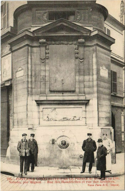 Carte postale ancienne Paris 3e Rue des Haudriettes Fontaine à Paris 3e