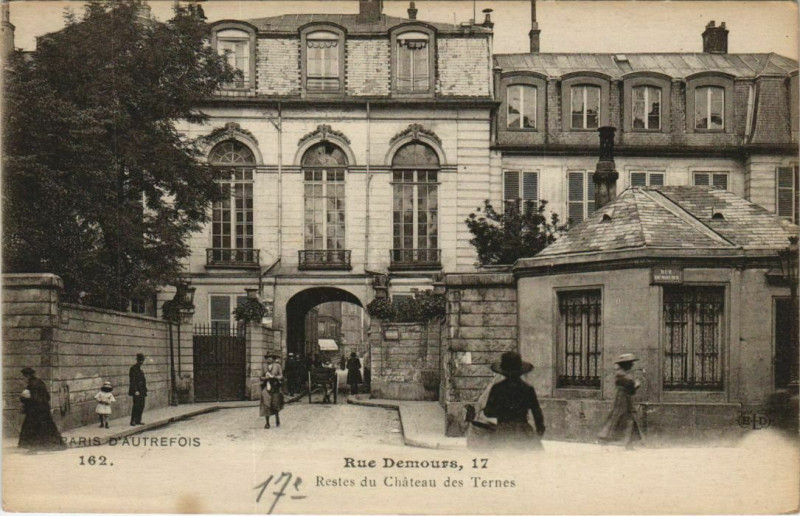 Carte postale ancienne Rue Demours - Restes du Château des Ternes à Paris 17e