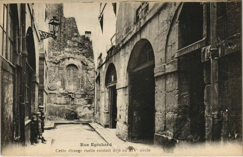 Carte postale ancienne Paris 4e Rue Eginhard Ruelle étrange à Paris 4e