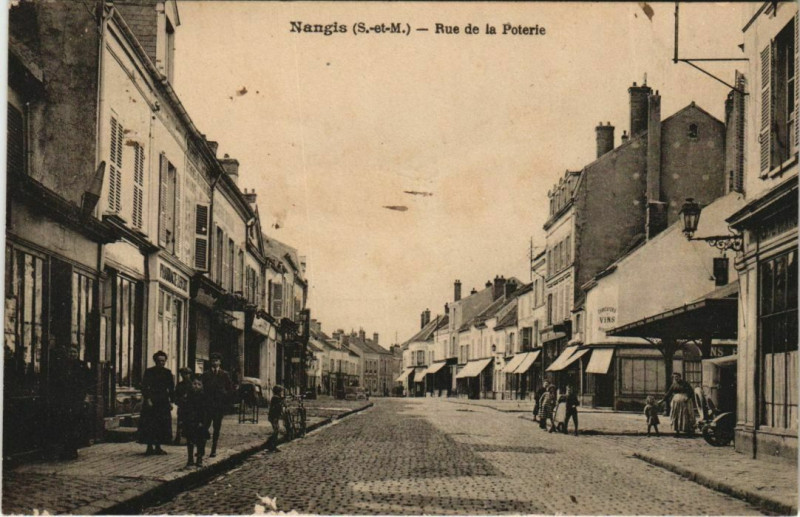 Carte postale ancienne Nangis Rue de la Poterie à Nangis