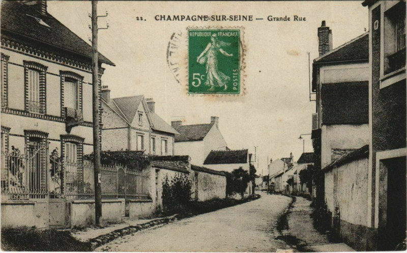 Carte postale ancienne Champagne-Sur-Seine Grande Rue à Champagne-sur-Seine