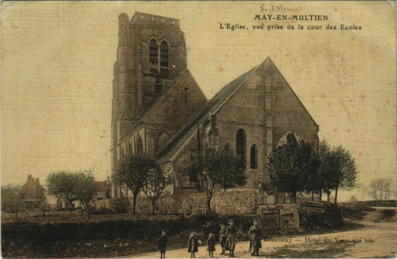 Carte postale ancienne May-En-Multien Eglise cour des Ecoles à May-en-Multien