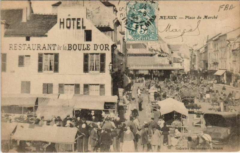 Carte postale ancienne Meaux Place du marché à Meaux