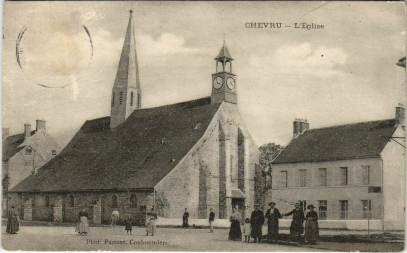Carte postale ancienne Chevru Eglise à Chevru
