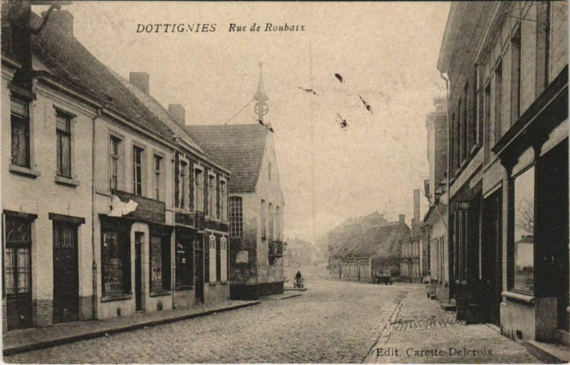 Carte postale ancienne Dottignies Rue de Roubaix