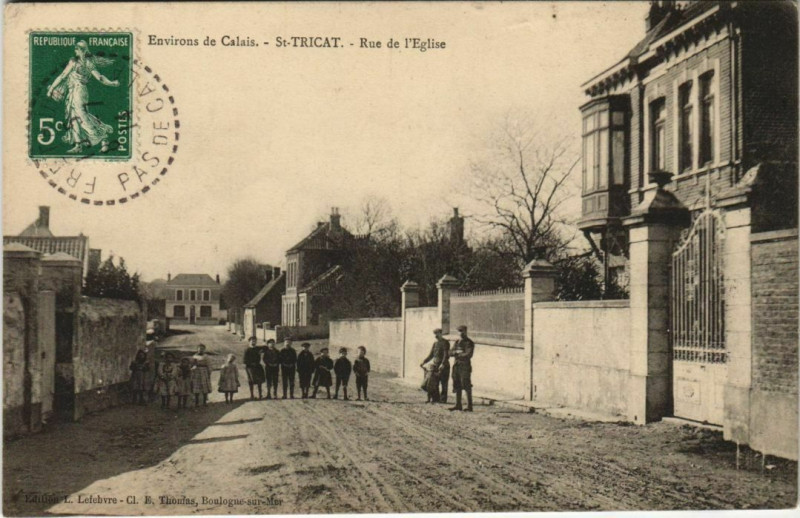 Carte postale ancienne Saint-Tricat Rue de l'Eglise à Saint-Tricat