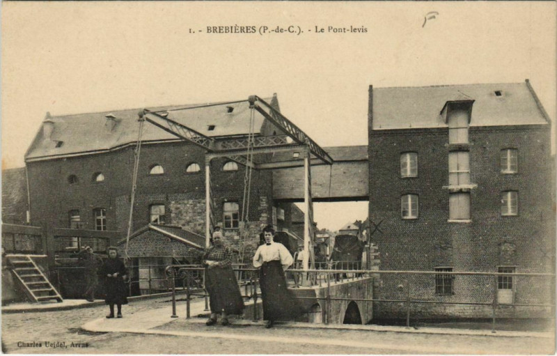 Carte postale ancienne Brebieres Le Pont-levis