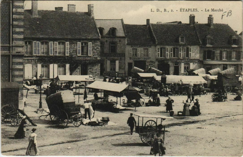 Carte postale ancienne Etaples le marché