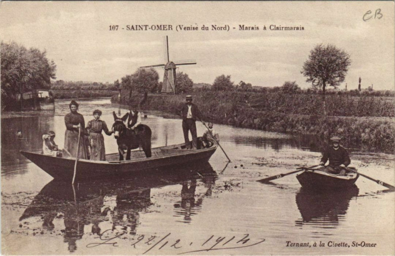 Carte postale ancienne Saint-Omer marais a Clarmarais à Saint-Omer