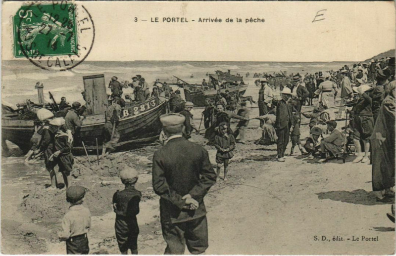 Carte postale ancienne Le Portel Arrivée de la Peche au Portel
