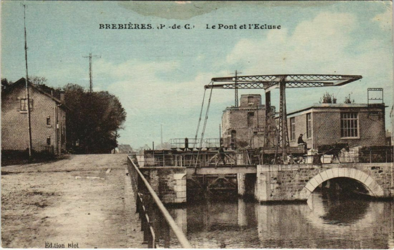 Carte postale ancienne Brebieres Pont et Ecluse