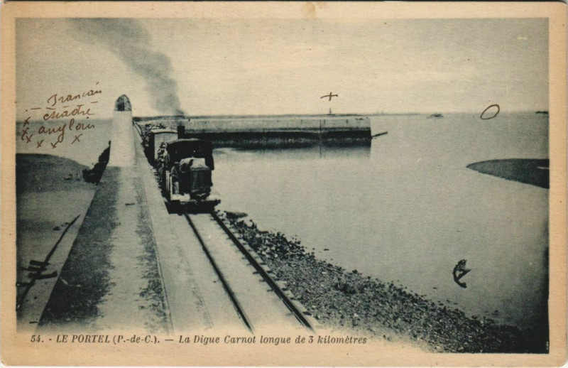 Carte postale ancienne Le Portel Digue Carnot au Portel