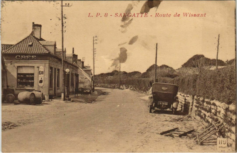 Carte postale ancienne Sangatte Route de Wissant à Sangatte