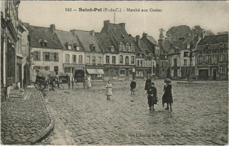 Carte postale ancienne Saint-Pol Marché aux Grains