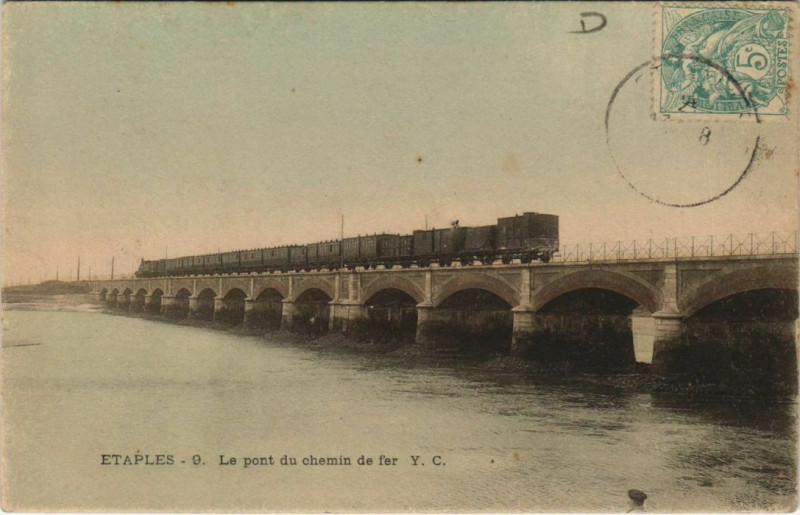 Carte postale ancienne Etaples Pont du Chemin de fer