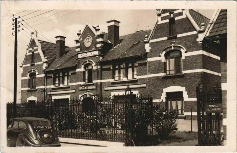 Carte postale ancienne Lievin Hopital