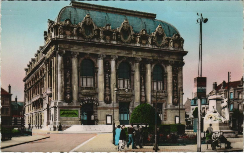 Carte postale ancienne Calais le Théatre à Calais
