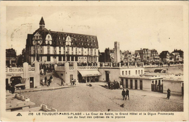 Carte postale ancienne Le Touquet-Paris-Plage Cour de Sable au Touquet-Paris-Plage