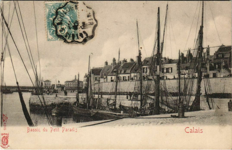 Carte postale ancienne Calais Bassin du Canal du petit Paradis à Calais