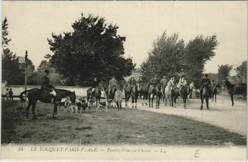 Carte postale ancienne Le Touquet-Paris-Plage Rendez-vous de chasse au Touquet-Paris-Plage