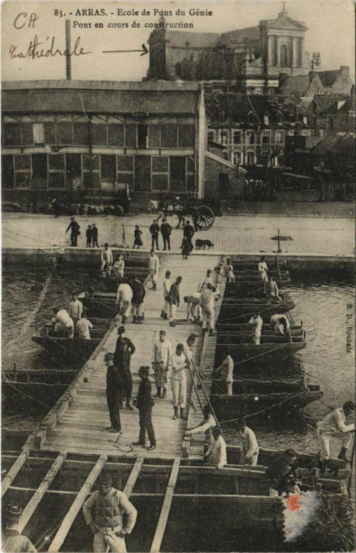 Carte postale ancienne Arras Ecole de Pont du Génie Construction à Arras