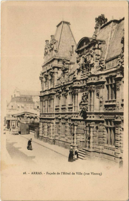 Carte postale ancienne Arras Hotel de Ville Facade à Arras