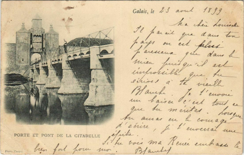 Carte postale ancienne Calais Porte et pont de la Citadelle à Calais