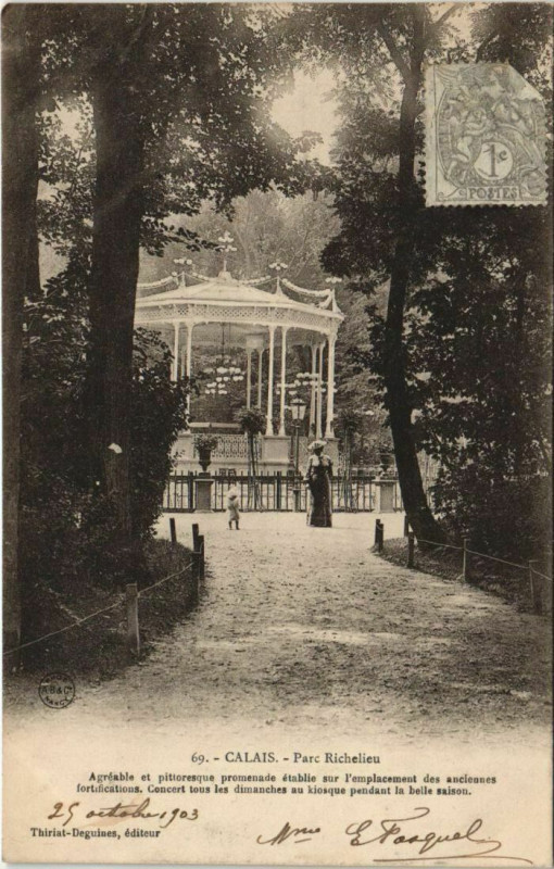 Carte postale ancienne Calais Parc Richelieu à Calais