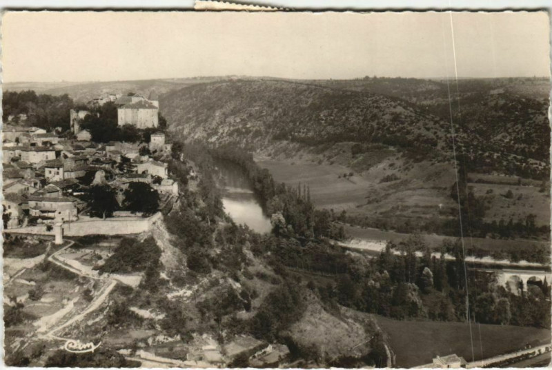 Carte postale ancienne Bruniquel Le Chateau à Bruniquel