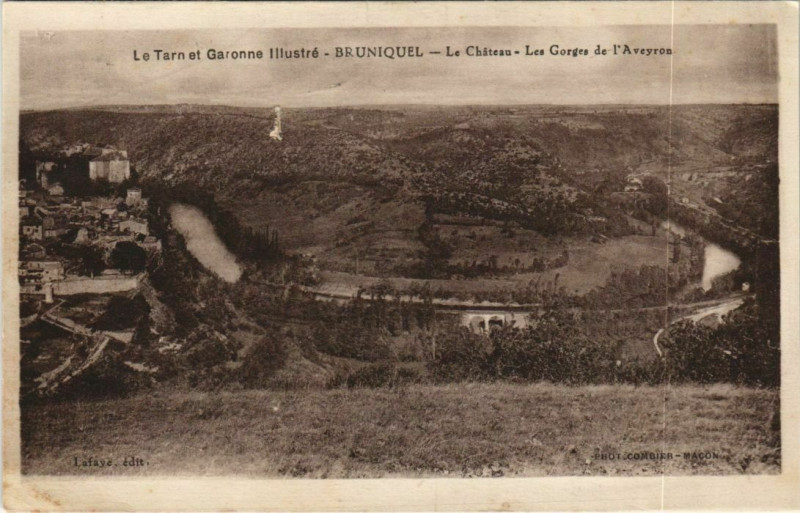 Carte postale ancienne Bruniquel Le Chateau à Bruniquel