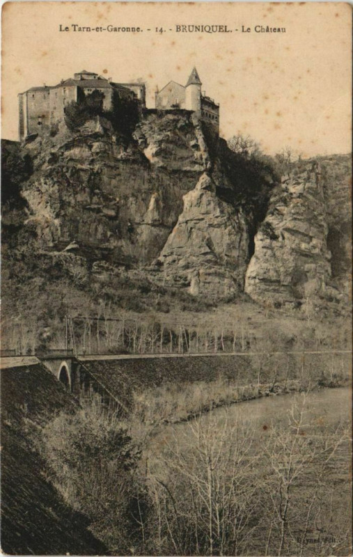Carte postale ancienne Bruniquel Le Chateau à Bruniquel