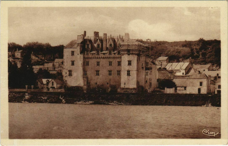 Carte postale ancienne Montsoreau Le Chateau à Montsoreau