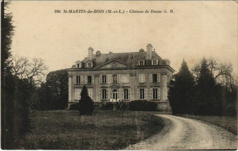 Carte postale ancienne Saint-Martin-Du-Bois Chateau de Danne