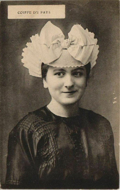 Carte postale ancienne Coiffe du pays