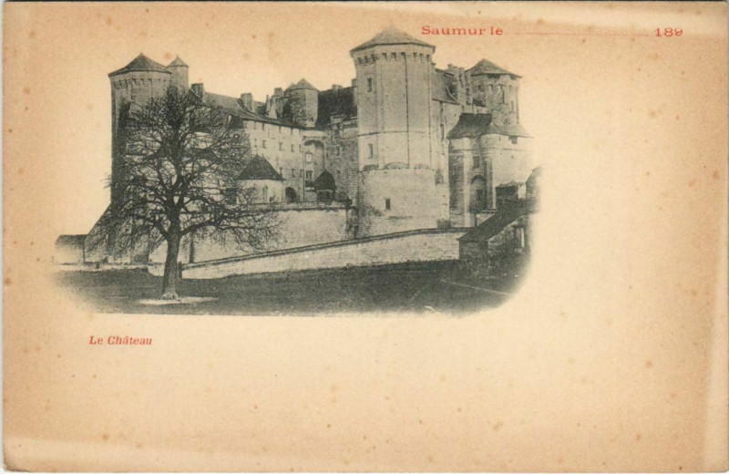 Carte postale ancienne Saumur Le Chateau à Saumur