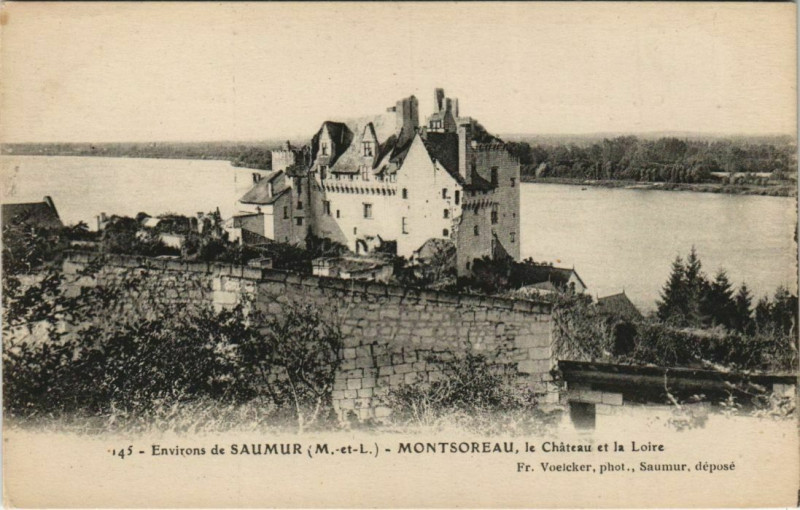 Carte postale ancienne Montsoreau Le Chateau à Montsoreau