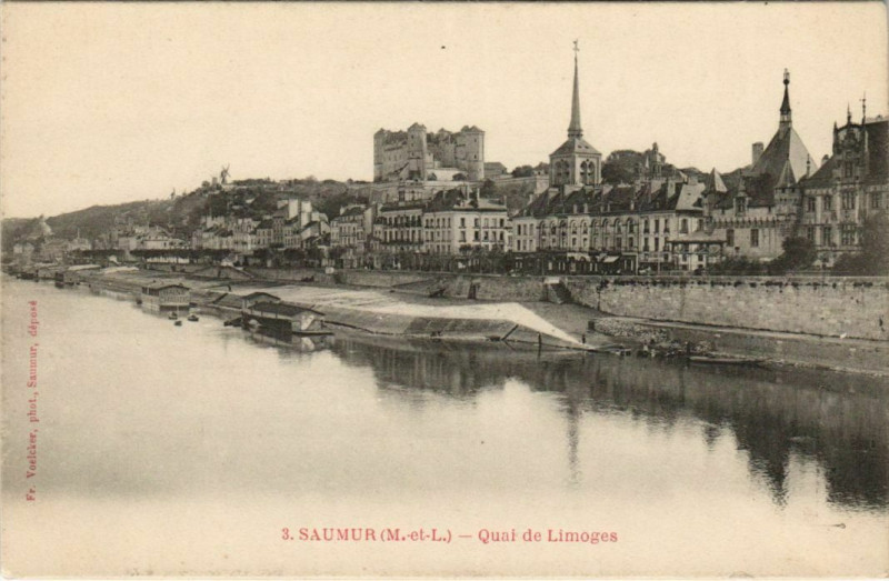 Carte postale ancienne Saumur Quai de Limoges à Saumur