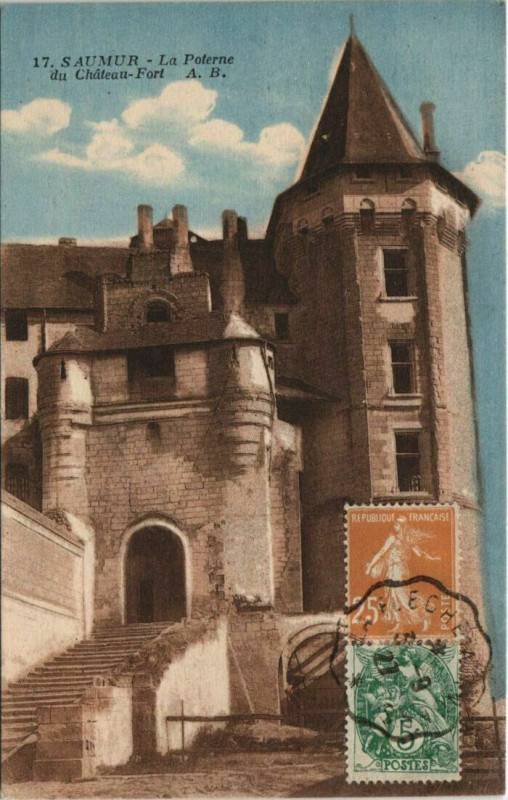 Carte postale ancienne Saumur La Poterne du Chateau-fort à Saumur