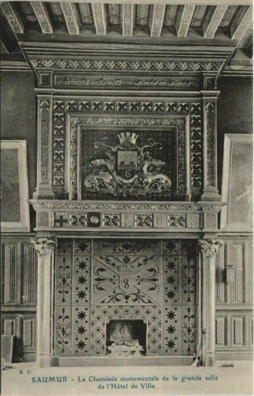 Carte postale ancienne Saumur hotel-de-Ville Cheminée de la Salle des Mariages à Saumur